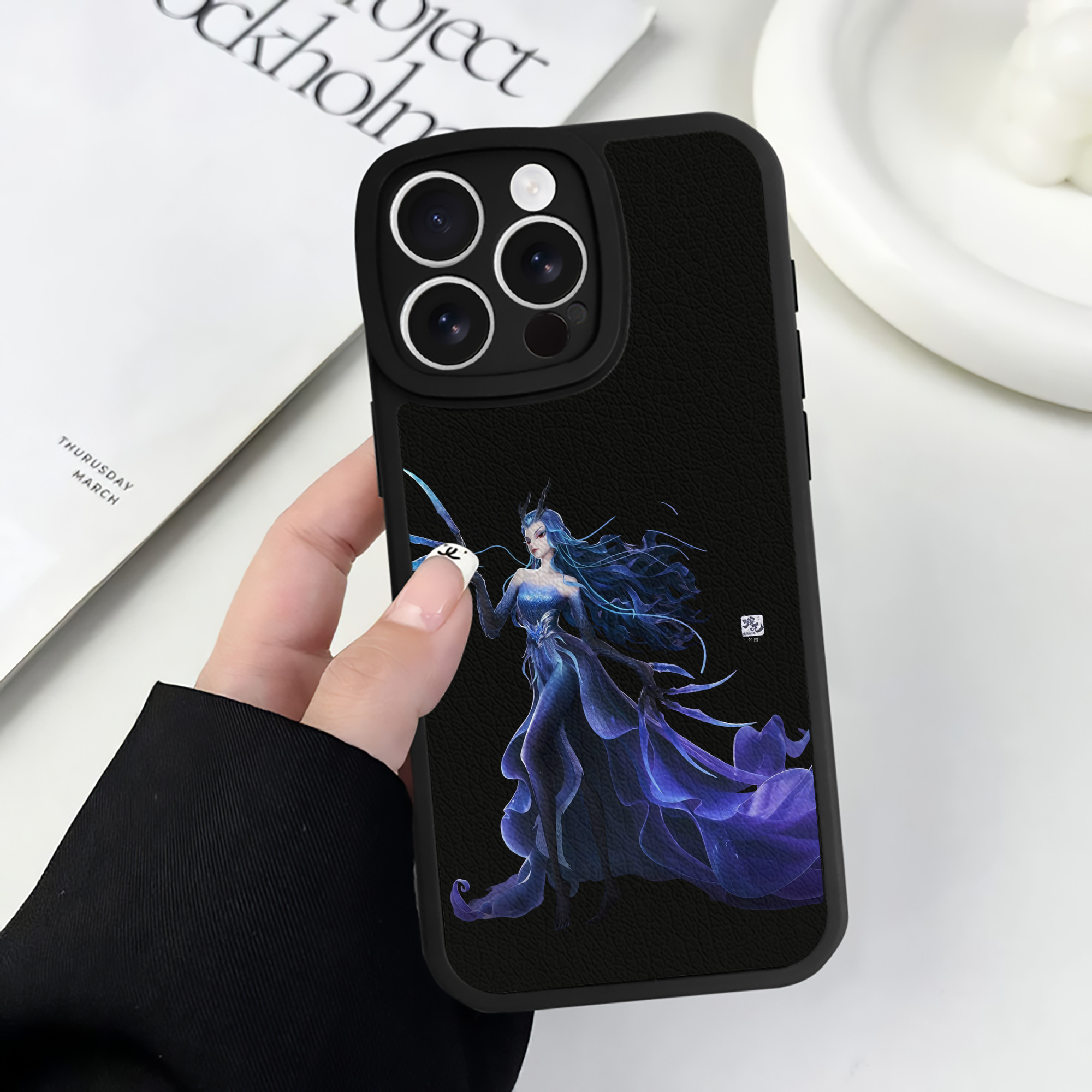 （画像用） Ne Zha 2 ナタ 魔童の大暴れ 【iPhone 16シリーズ対応】シリコンスマホケース（レザー調） 材質：シリコン
